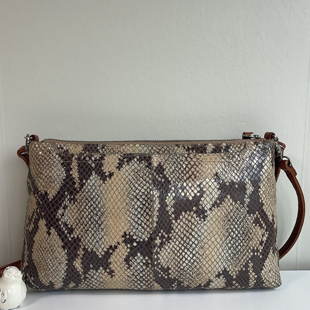 HOBO Leather Wristlet Shoulder Bag - Picture 3 of 16